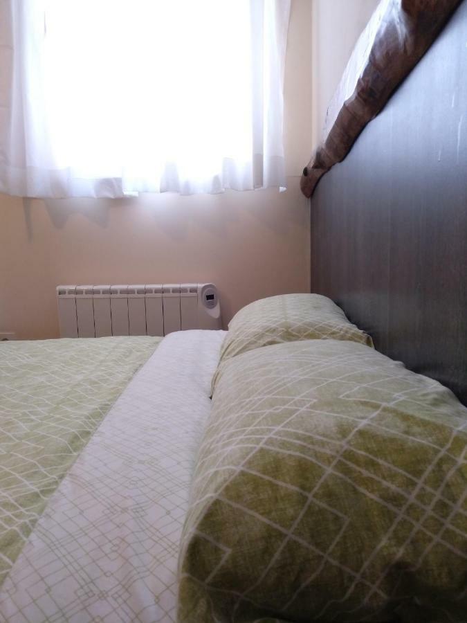 Apartamento Santa Cruz เลออน ภายนอก รูปภาพ